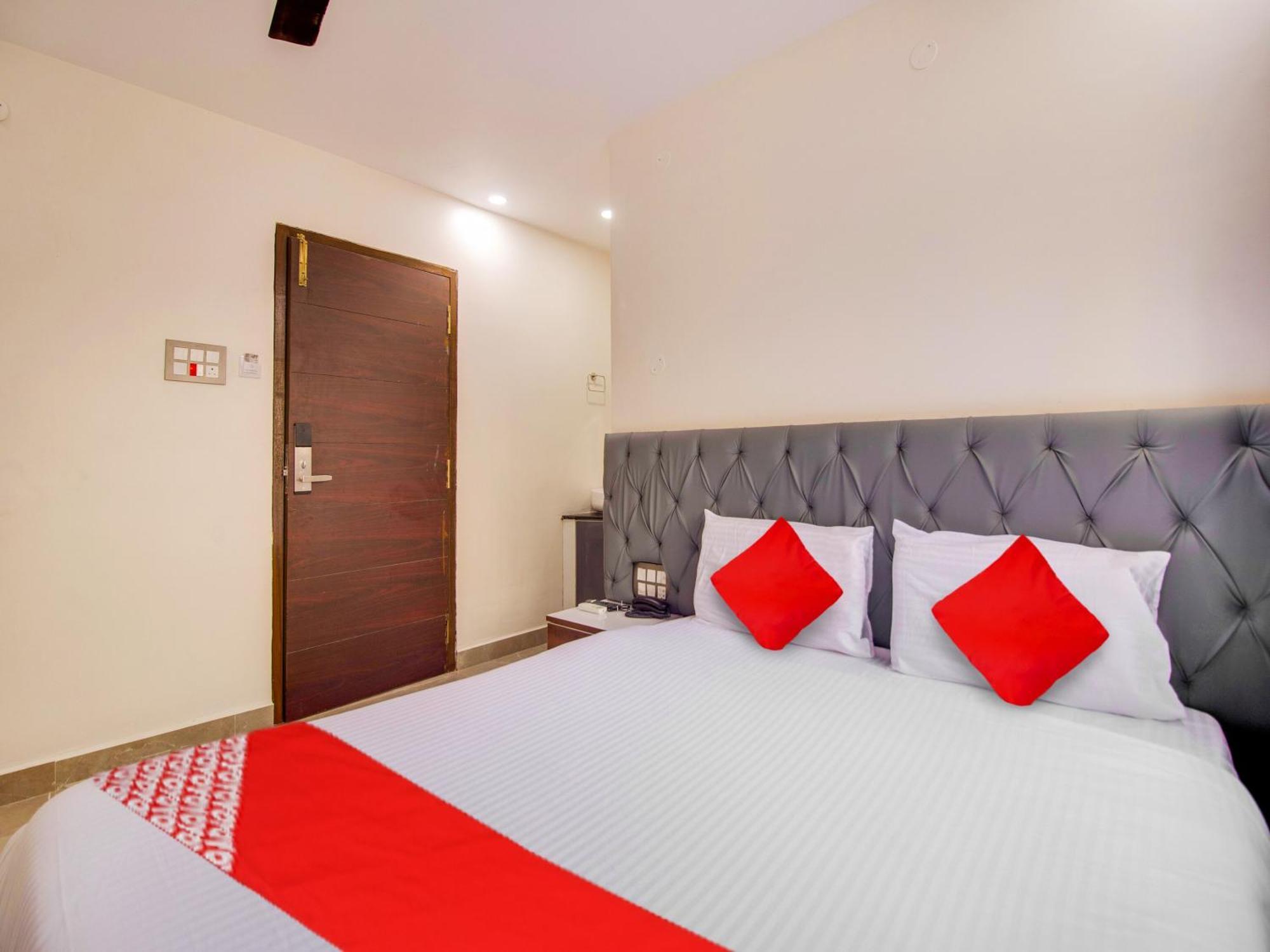 Hotel O Rr Residency Khammam Ngoại thất bức ảnh