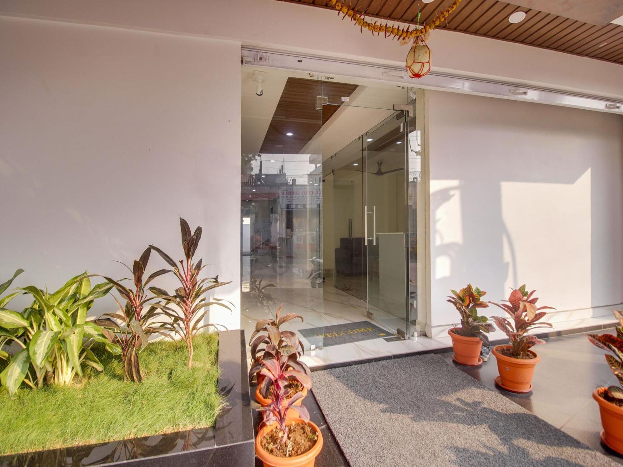 Hotel O Rr Residency Khammam Ngoại thất bức ảnh